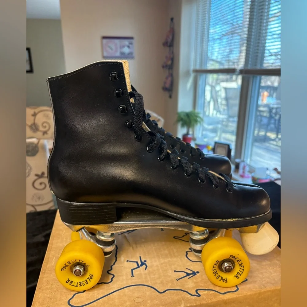 🔥🔥🔥Vintage Black Pacer Brand Mens Size 9 Roller Skates - Picture 4 of 14